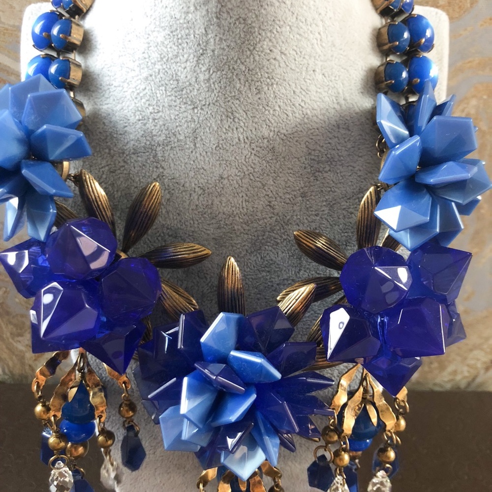 Gucci Crystal Resin Strass Flower Motif Necklace - Picture 6 of 8